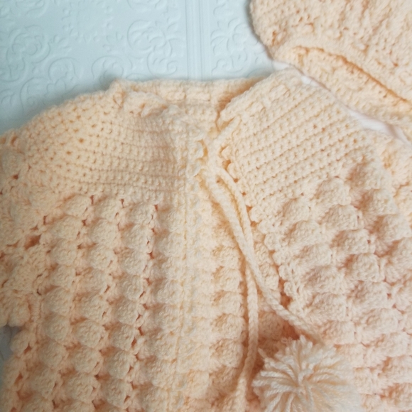 Hand knit sweater/bonnet set - Picture 4 of 5